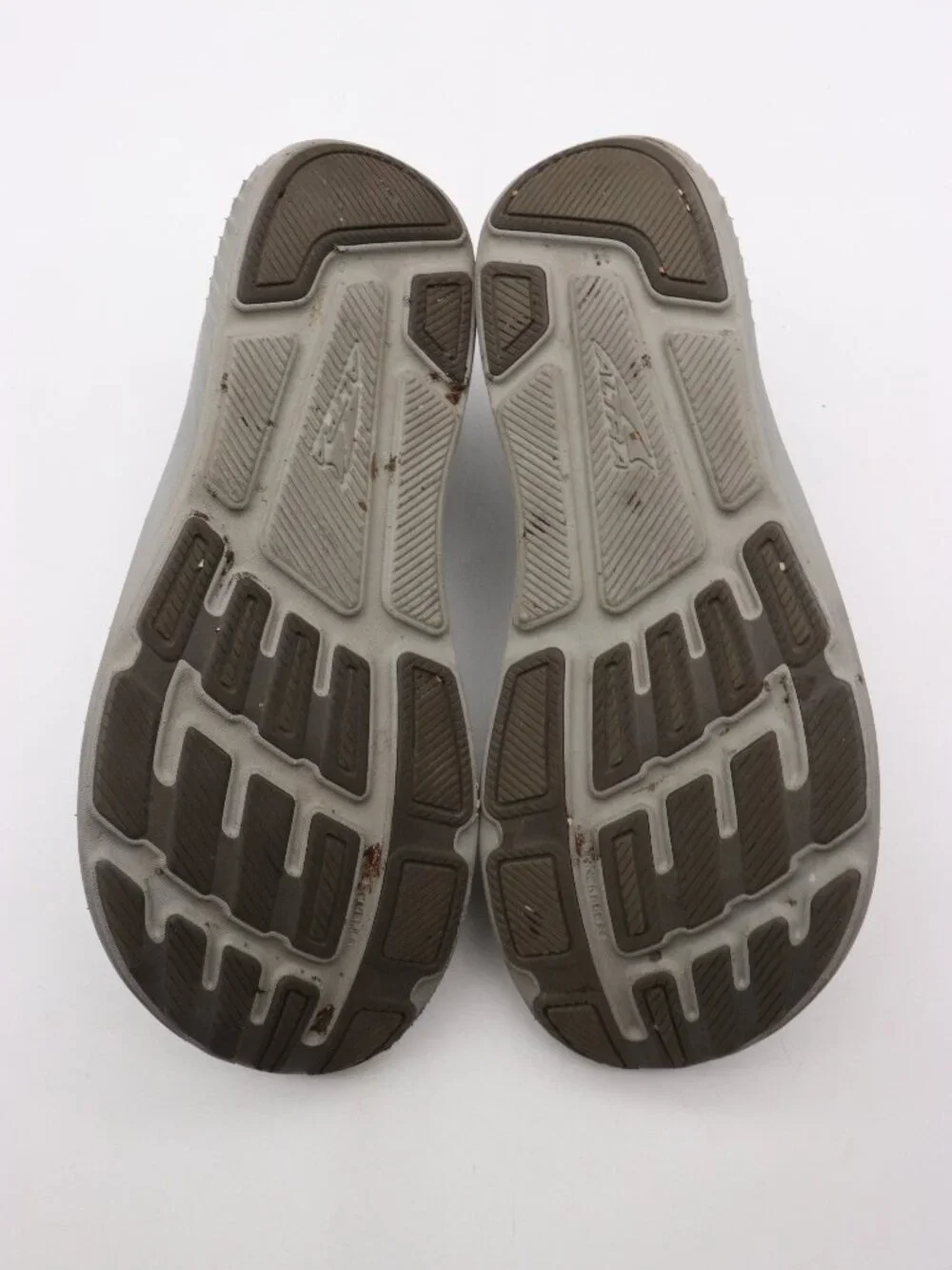 Altra Escalante 4 Men's Size 9 Gray Running Athletic Sneakers AL0A85NE220